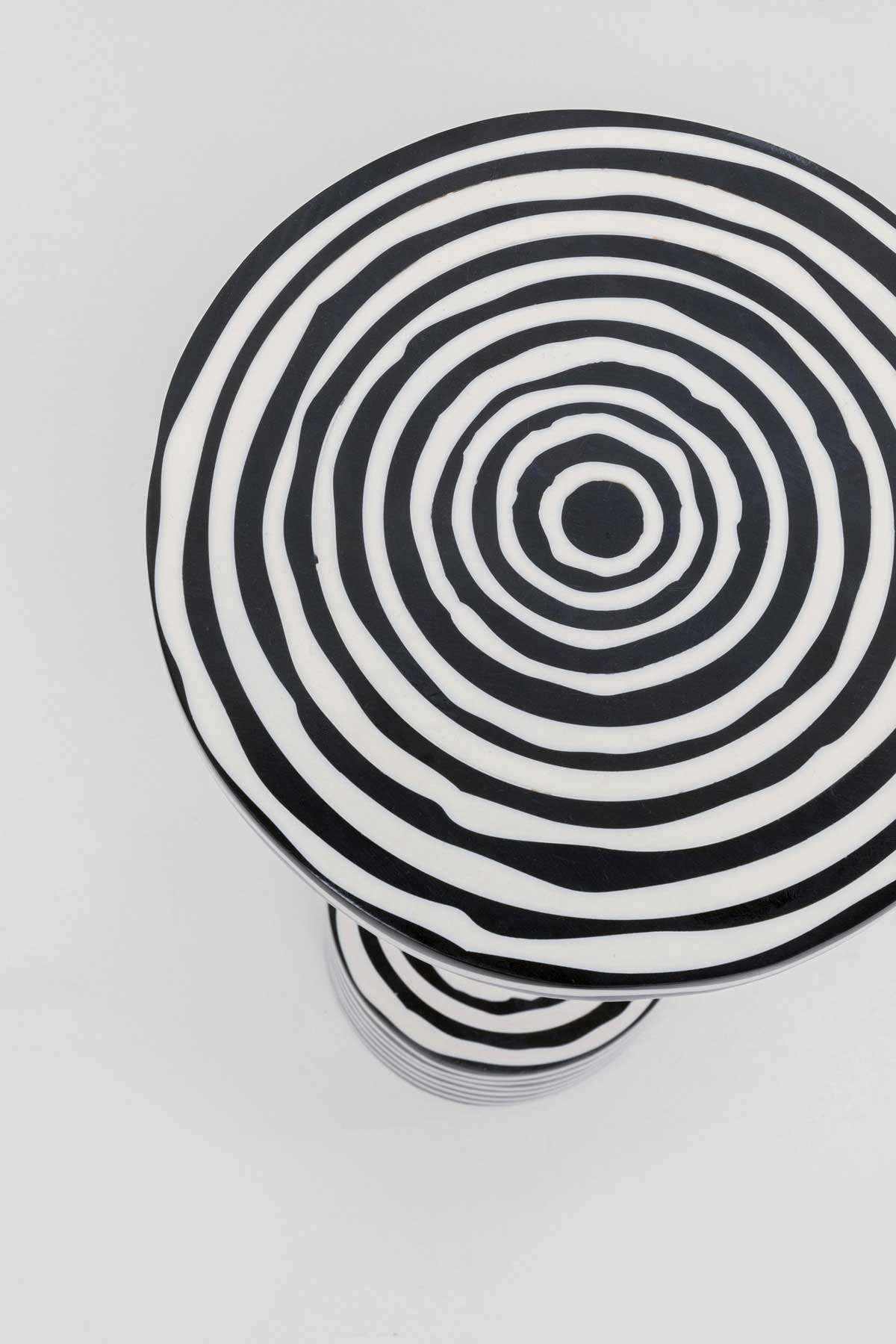 Domero swirl sidebord